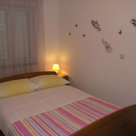 Apartments Biljana For Relaxing Holidays In Baska Esterno foto