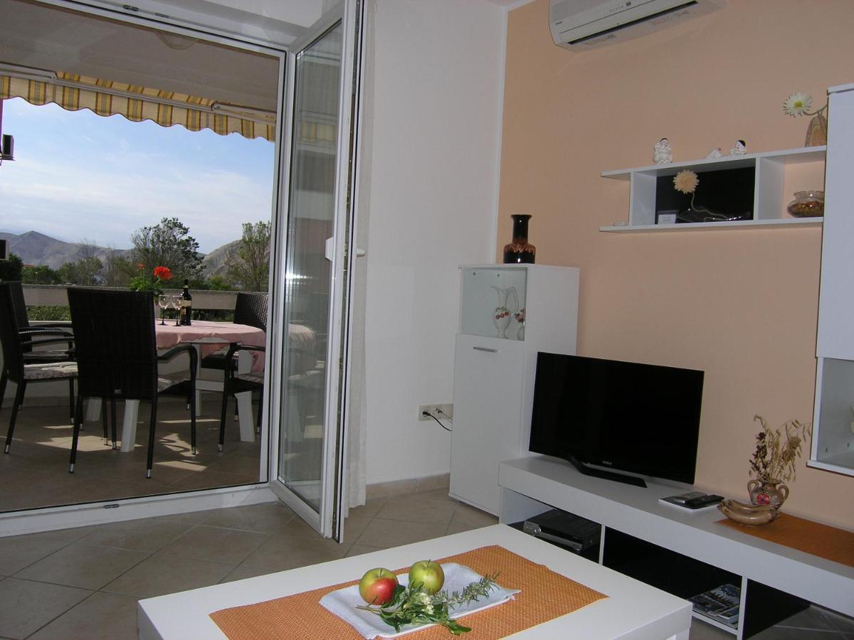 Apartments Biljana For Relaxing Holidays In Baska Esterno foto