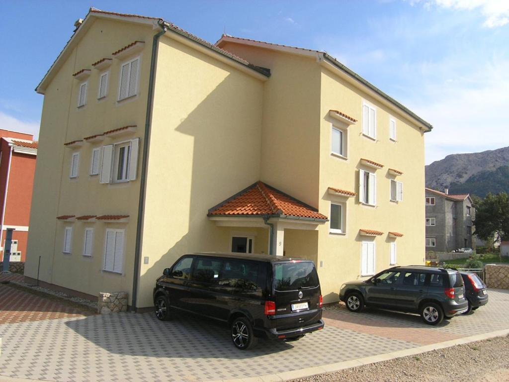 Apartments Biljana For Relaxing Holidays In Baska Esterno foto