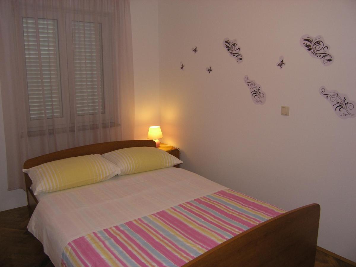 Apartments Biljana For Relaxing Holidays In Baska Esterno foto